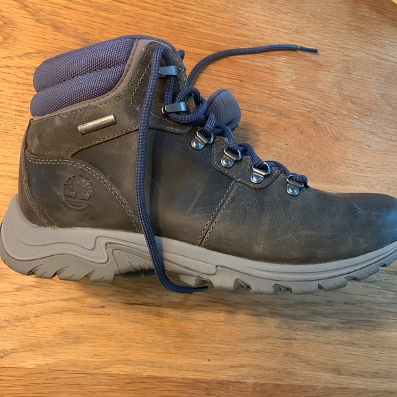 Like NEW Timberland women’s hiking boots, size 8 - Picture 6 of 9